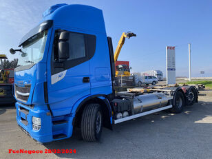uszkodzona ciężarówka do przewozu kontenerów IVECO STRALIS 460NP LNG RETARDER