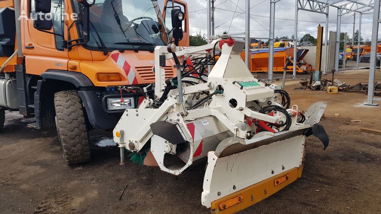 maszyna do odśnieżania Mercedes-Benz UNIMOG BLUST SCHMIDT